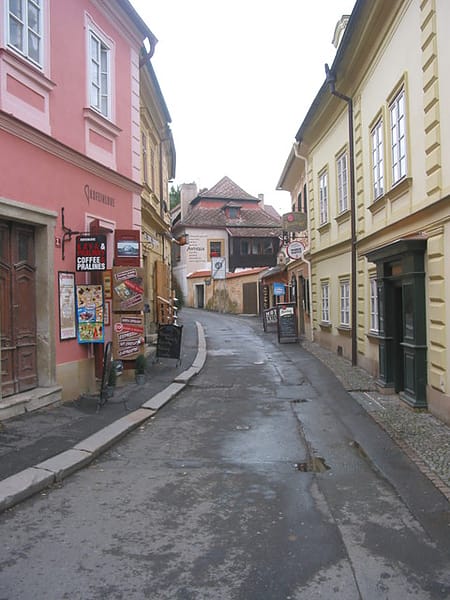 加利利旅遊 捷克蜜月 Day3-1 骷髏的誘惑 Kutna hora - 第26張圖 加利利旅遊 捷克蜜月 Day3-1 骷髏的誘惑 Kutna hora