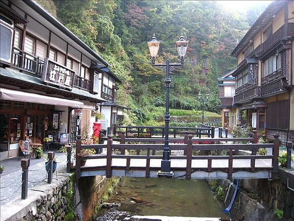 初秋日本東北 Day5-1 童話般的銀山溫泉(2) - 第3張圖 初秋日本東北 Day5-1 童話般的銀山溫泉(2)