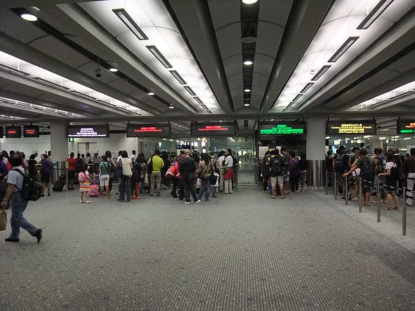 赤蠟角機場海關