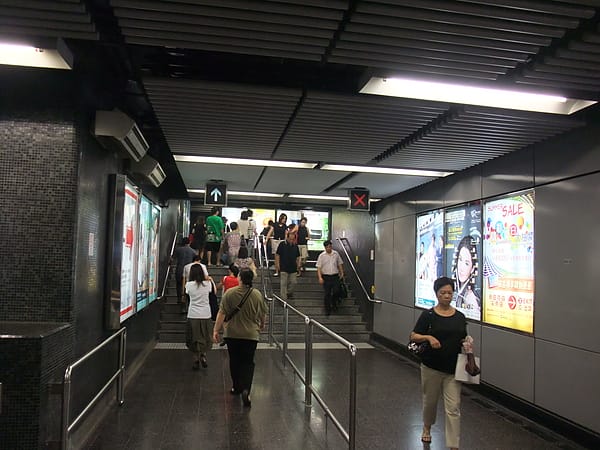 03尖沙嘴穿堂層無障礙.JPG