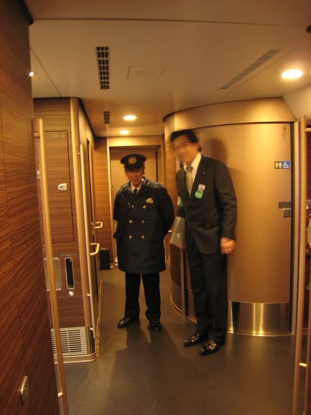 【JR東日本】東北新幹線はやぶさ 人來瘋湊熱鬧首航旅