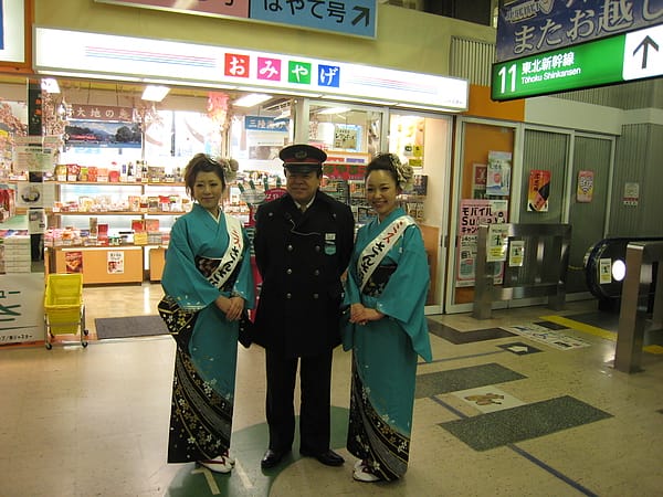 【JR東日本】東北新幹線はやぶさ 人來瘋湊熱鬧首航旅