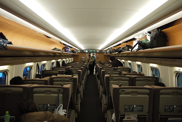 【JR東日本】東北新幹線はやぶさ 人來瘋湊熱鬧首航旅