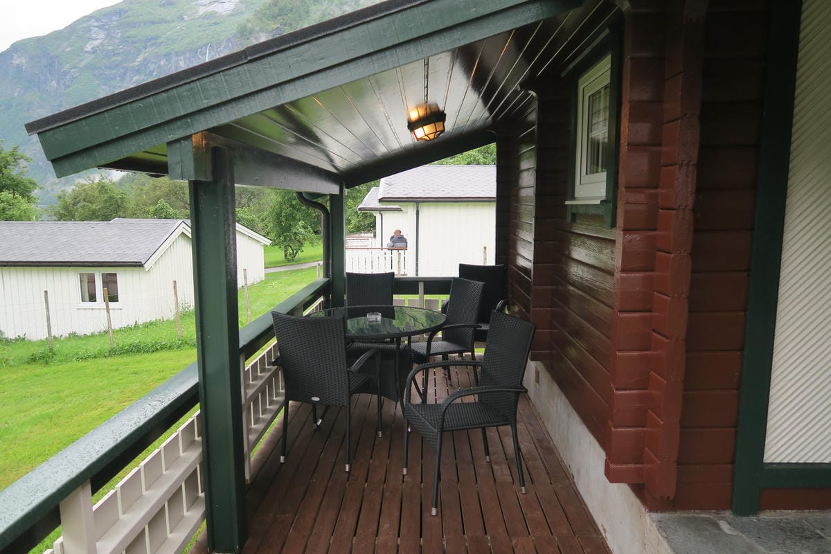 挪威No.1蓋倫格(Geiranger)峽灣邊露營-小木屋篇