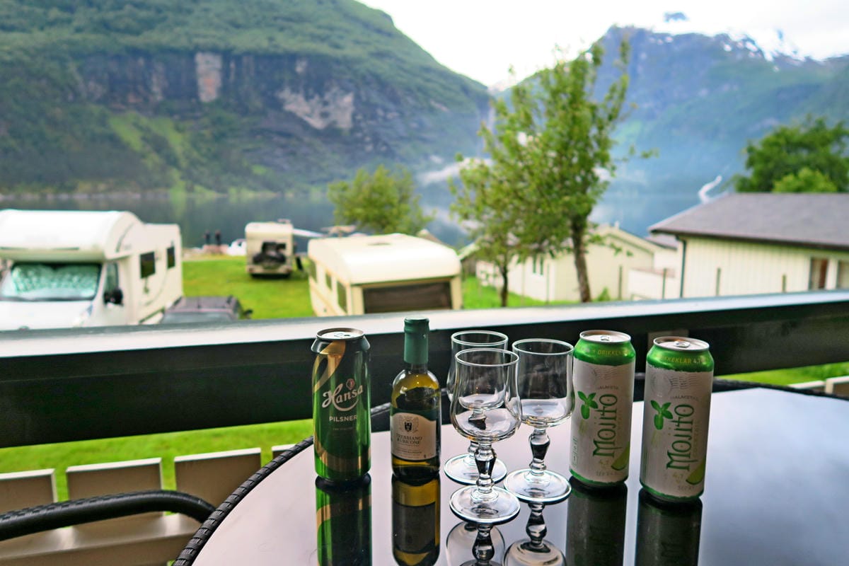 挪威No.1蓋倫格(Geiranger)峽灣邊露營-小木屋篇