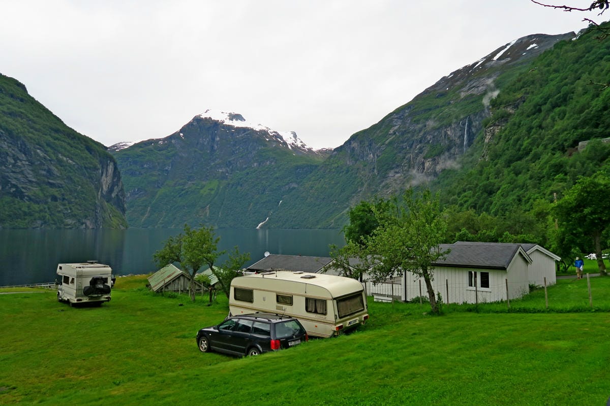 挪威No.1蓋倫格(Geiranger)峽灣邊露營-小木屋篇