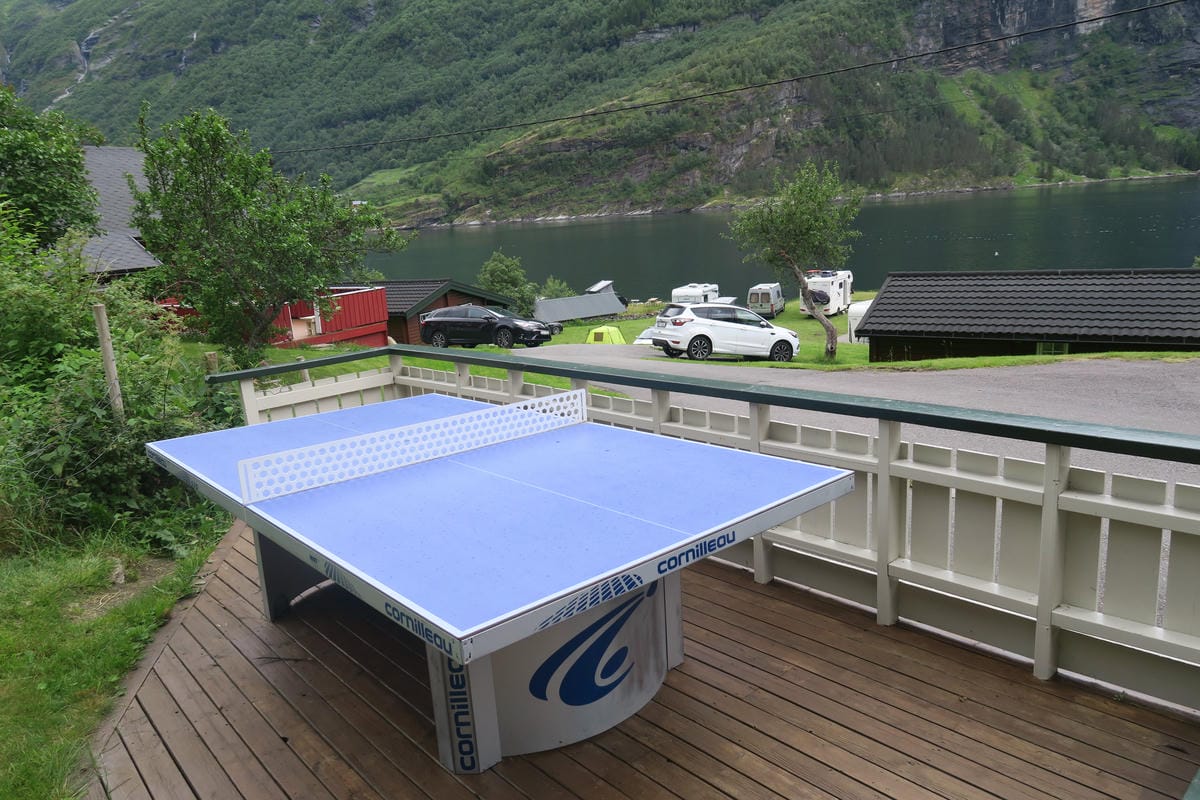 挪威No.1蓋倫格(Geiranger)峽灣邊露營-小木屋篇
