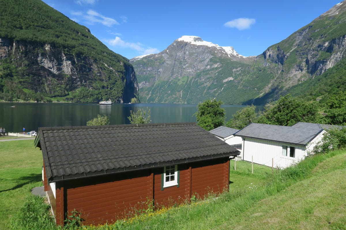 挪威No.1蓋倫格(Geiranger)峽灣邊露營-小木屋篇