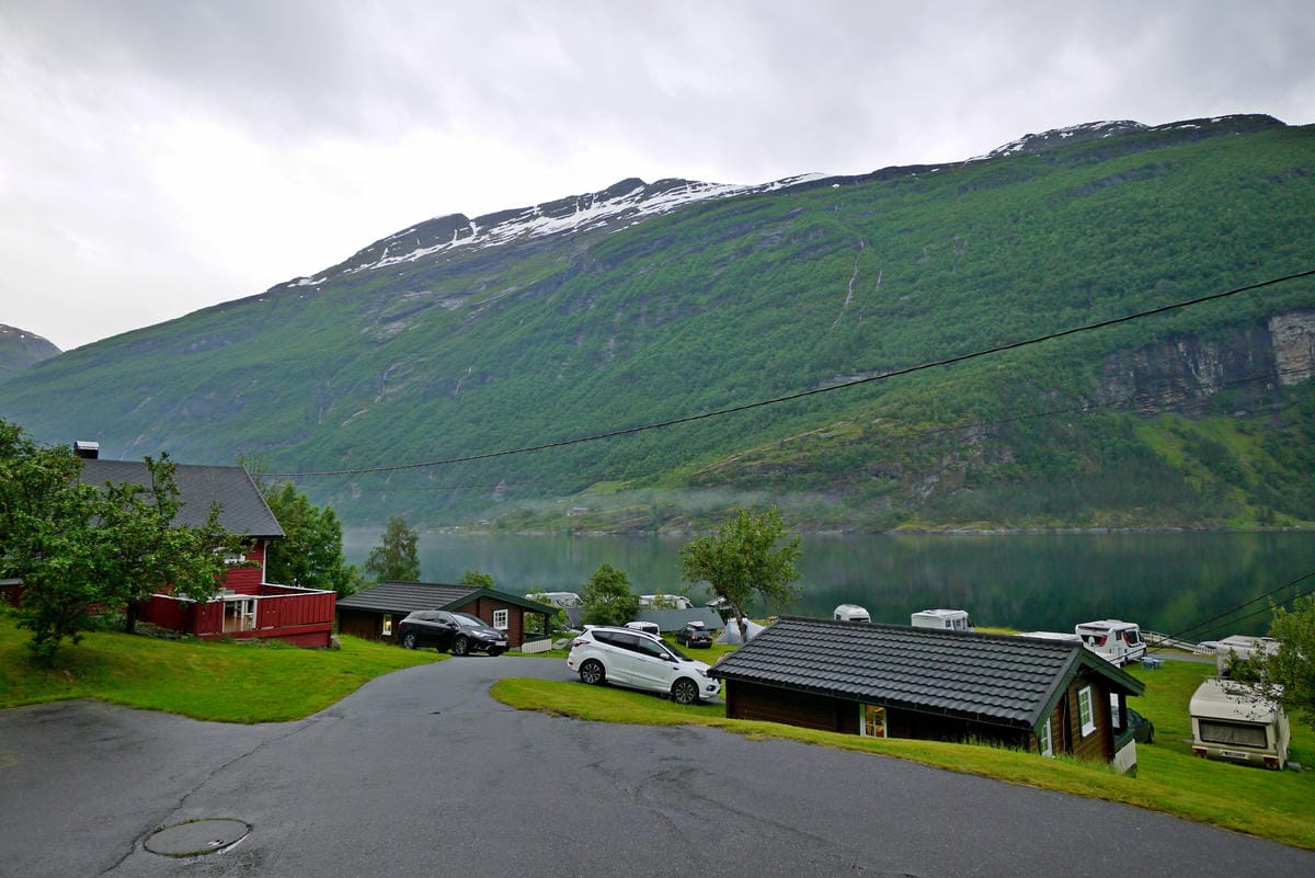 挪威No.1蓋倫格(Geiranger)峽灣邊露營-小木屋篇