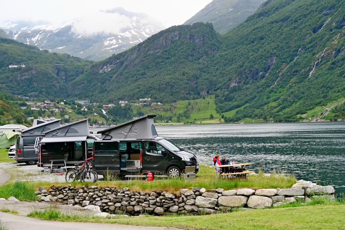 挪威No.1蓋倫格(Geiranger)峽灣邊露營-仙境賞景