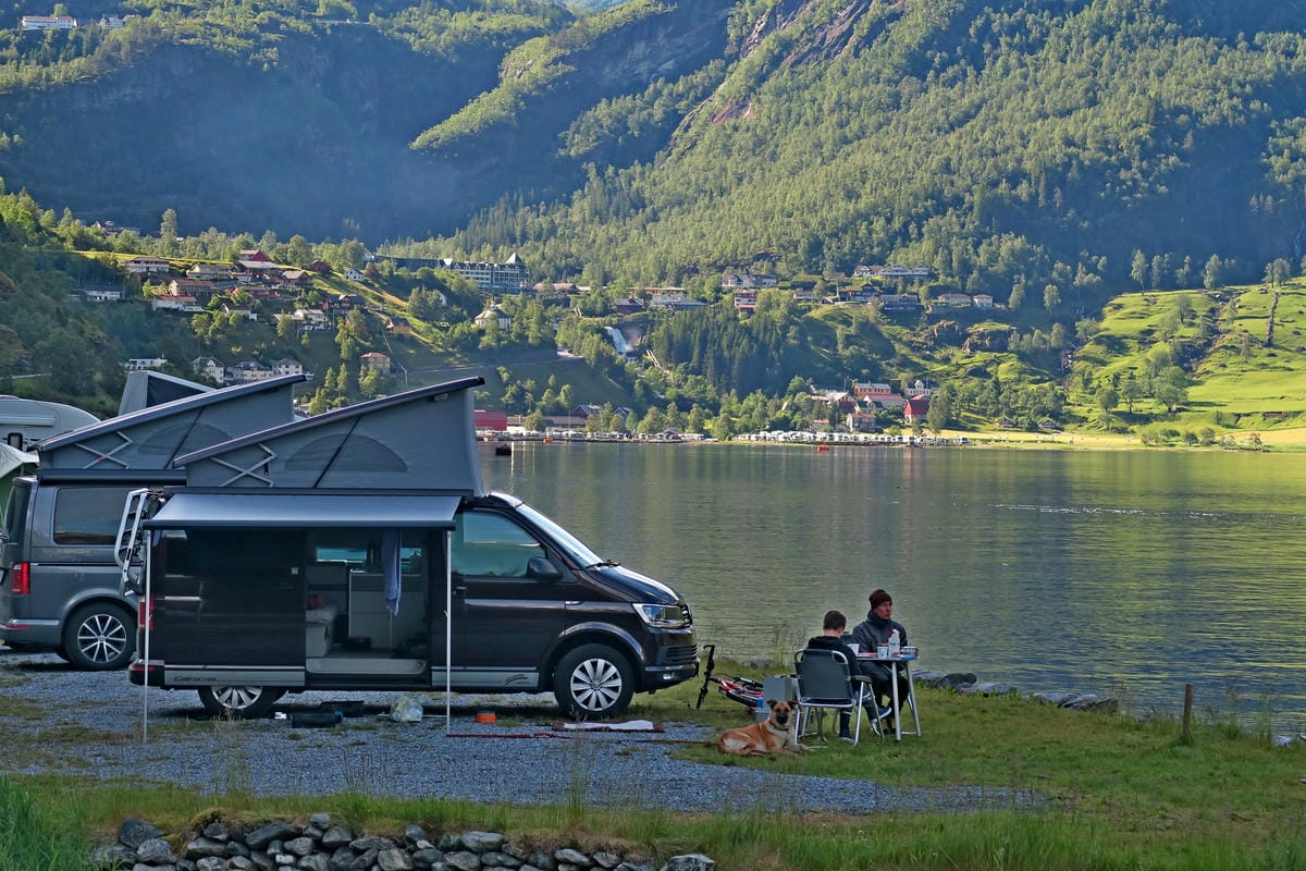 挪威No.1蓋倫格(Geiranger)峽灣邊露營-仙境賞景