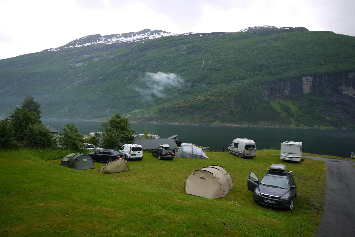 挪威No.1蓋倫格(Geiranger)峽灣邊露營-仙境賞景