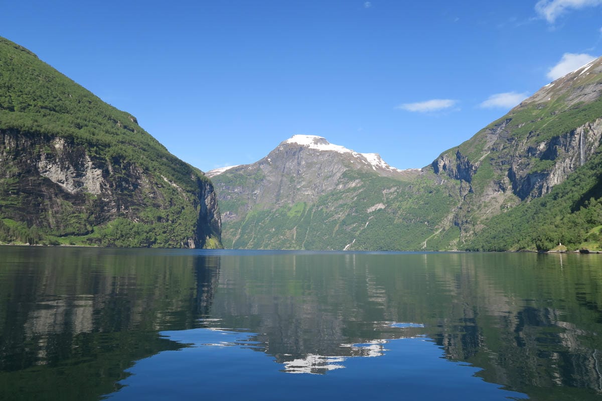 挪威No.1蓋倫格(Geiranger)峽灣邊露營-仙境賞景