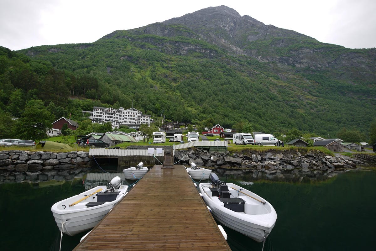 挪威No.1蓋倫格(Geiranger)峽灣邊露營-仙境賞景