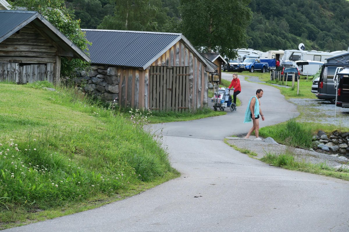 挪威No.1蓋倫格(Geiranger)峽灣邊露營-仙境賞景