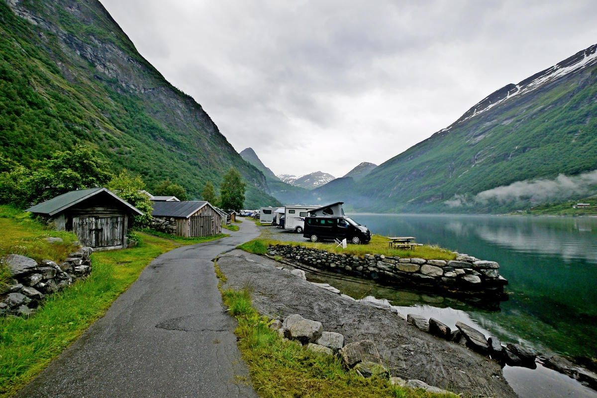 挪威No.1蓋倫格(Geiranger)峽灣邊露營-仙境賞景
