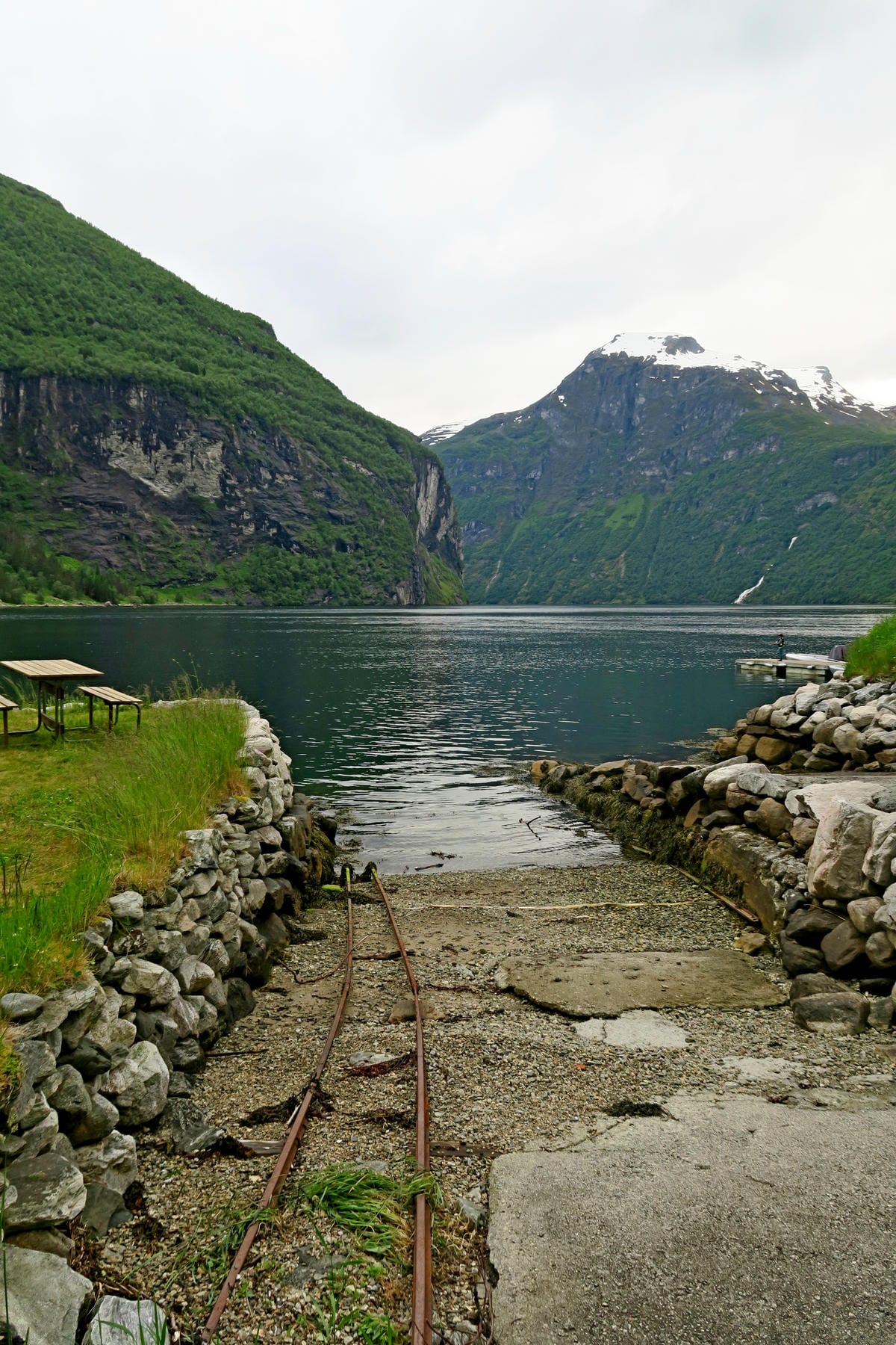 挪威No.1蓋倫格(Geiranger)峽灣邊露營-仙境賞景