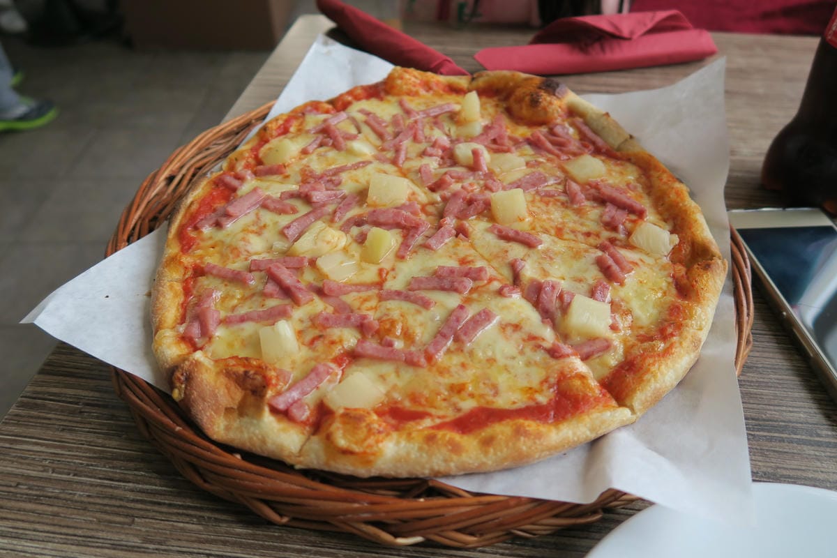 挪威奧勒松餐廳：土耳其Pizza店 Centrum Keba