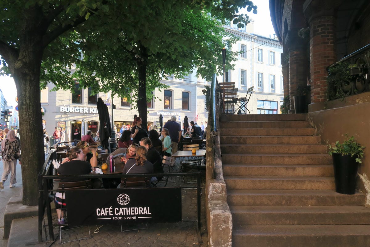 挪威奧斯陸餐廳:舊城區氣氛佳的 Cafe Cathedral 挪威奧斯陸餐廳:舊城區氣氛佳的 Cafe Cathedral