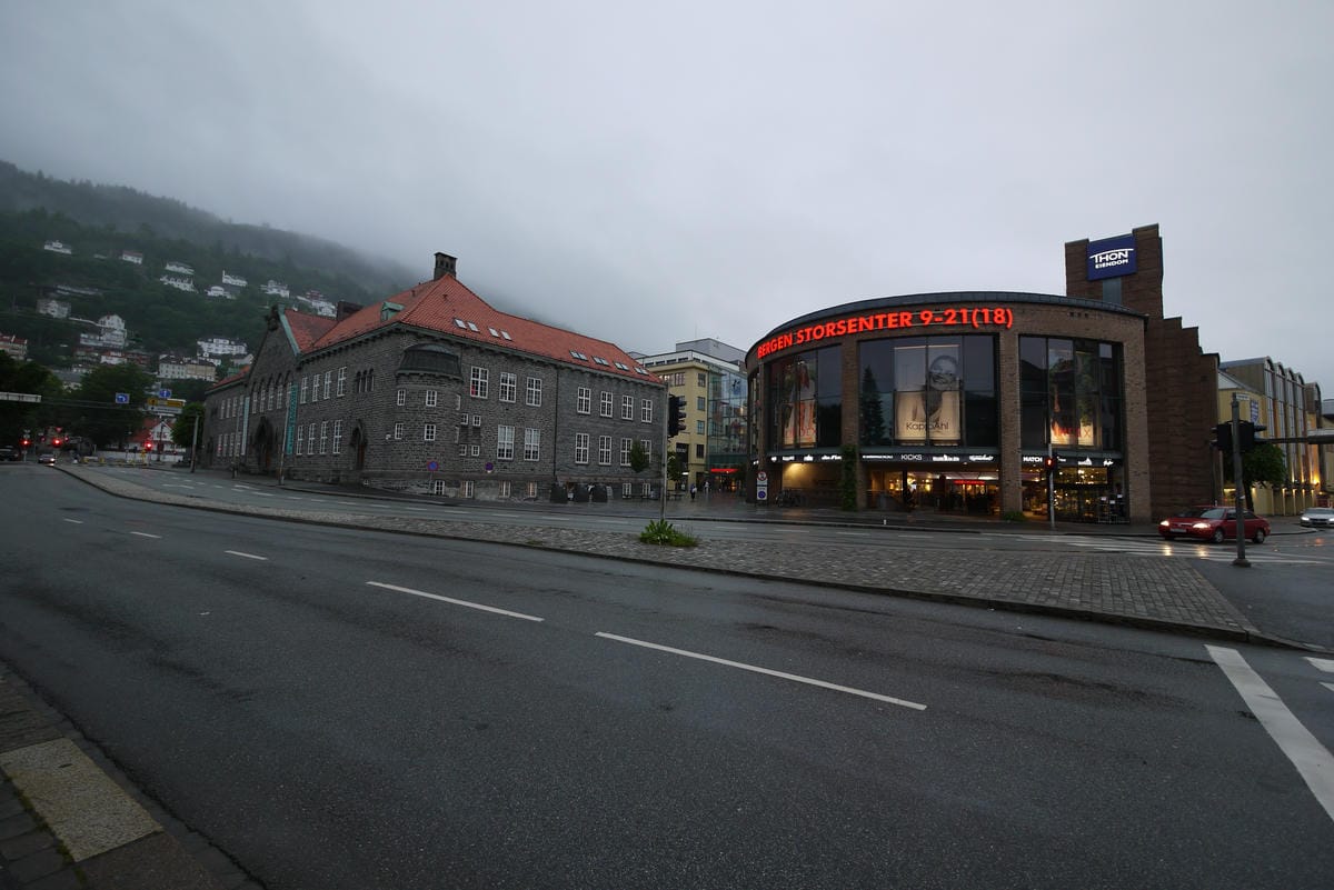 【挪威】深夜雨中的卑爾根車站 【挪威】深夜雨中的卑爾根車站