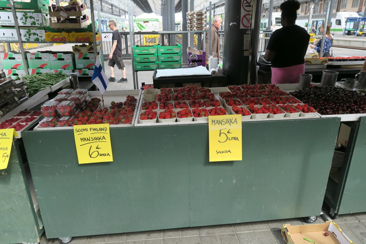 【芬蘭】我在赫爾辛基中央車站喝啤酒賞火車 【芬蘭】我在赫爾辛基中央車站喝啤酒賞火車