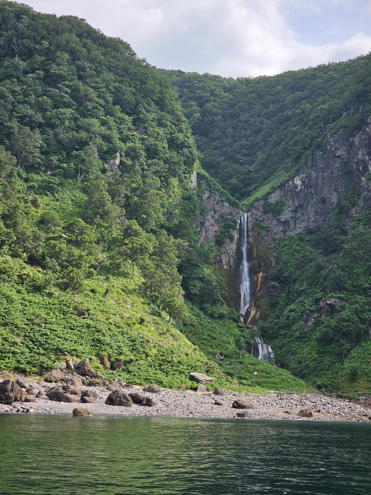 夏の北海道道東自駕遊 Day2-2 搭觀光船遊知床半島哥吉拉 夏の北海道道東自駕遊 Day2-2 搭觀光船遊知床半島哥吉拉