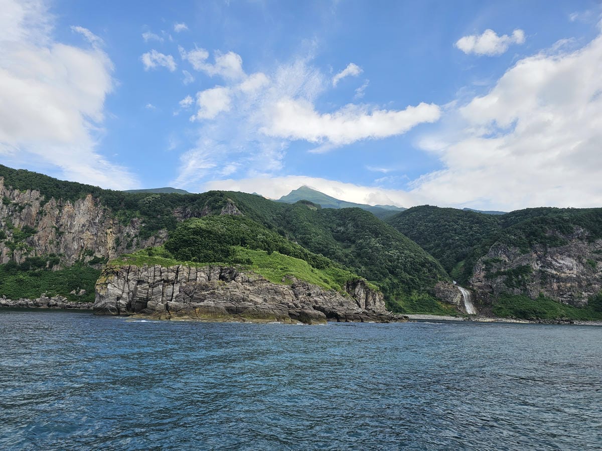 夏の北海道道東自駕遊 Day2-2 搭觀光船遊知床半島哥吉拉 夏の北海道道東自駕遊 Day2-2 搭觀光船遊知床半島哥吉拉