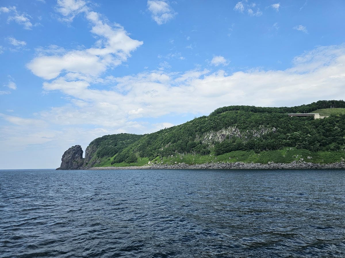 夏の北海道道東自駕遊 Day2-2 搭觀光船遊知床半島哥吉拉 夏の北海道道東自駕遊 Day2-2 搭觀光船遊知床半島哥吉拉