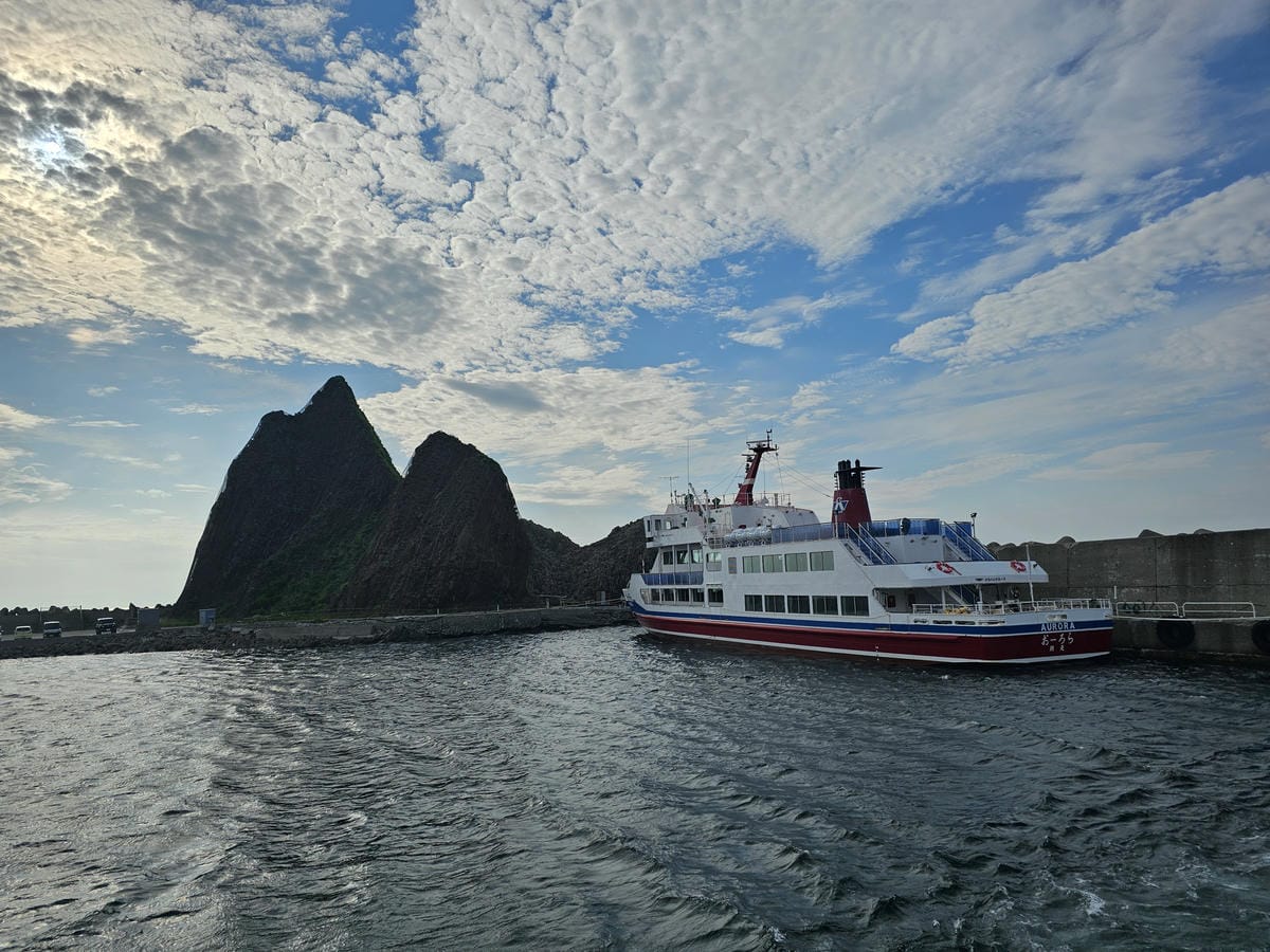 夏の北海道道東自駕遊 Day2-2 搭觀光船遊知床半島哥吉拉 夏の北海道道東自駕遊 Day2-2 搭觀光船遊知床半島哥吉拉