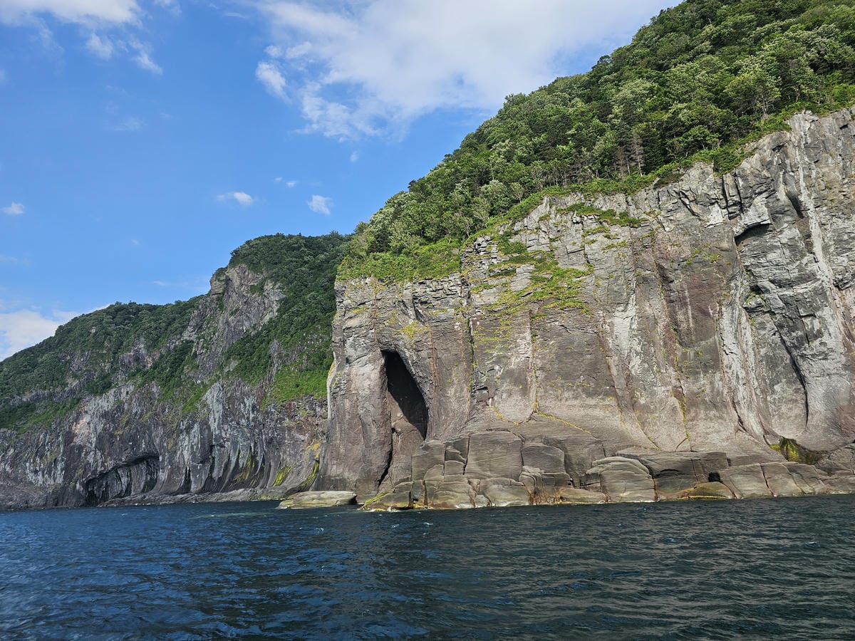 夏の北海道道東自駕遊 Day2-2 搭觀光船遊知床半島哥吉拉 夏の北海道道東自駕遊 Day2-2 搭觀光船遊知床半島哥吉拉