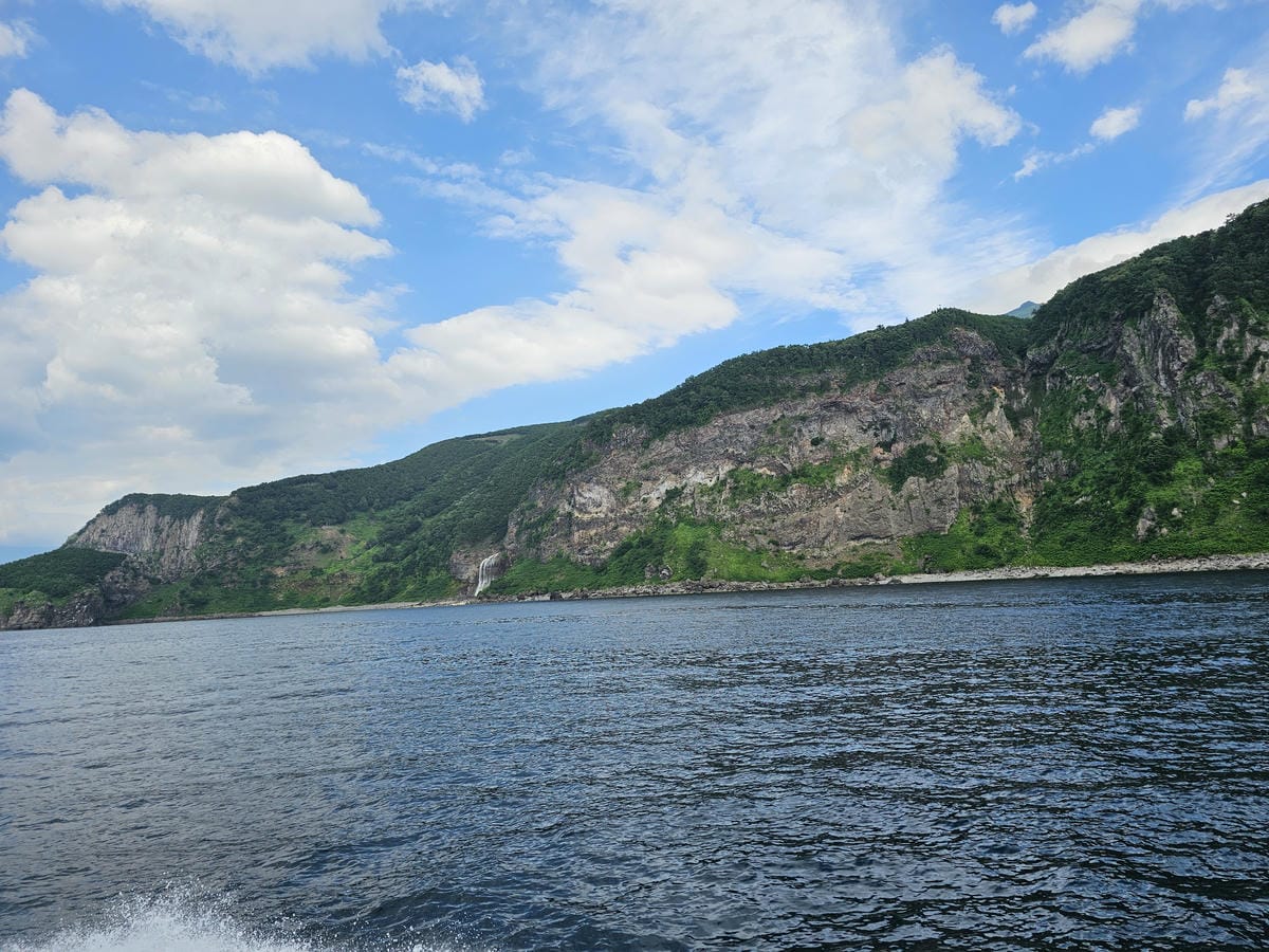 夏の北海道道東自駕遊 Day2-2 搭觀光船遊知床半島哥吉拉 夏の北海道道東自駕遊 Day2-2 搭觀光船遊知床半島哥吉拉