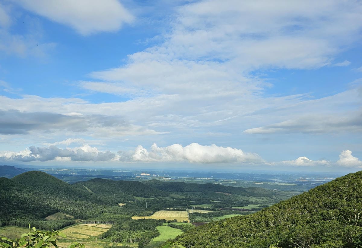 夏の北海道道東自駕遊 Day4-3 穿越狩勝峠從道東直殺道央 夏の北海道道東自駕遊 Day4-3 穿越狩勝峠從道東直殺道央