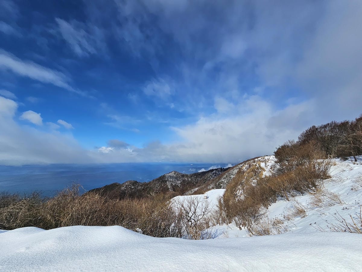 Day5-2 彌彥山頂遠眺日本海,風雨大雪&晴空萬里搭纜車一 Day5-2 彌彥山頂遠眺日本海,風雨大雪&晴空萬里搭纜車一