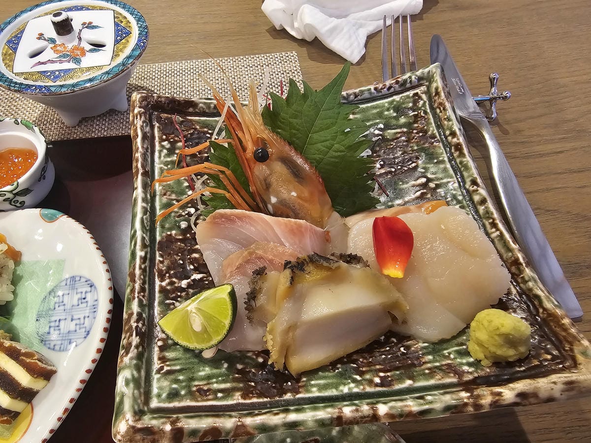 道北離島禮文住宿:花れぶん (旅館花禮文) 滿滿的海膽味 道北離島禮文住宿:花れぶん (旅館花禮文) 滿滿的海膽味