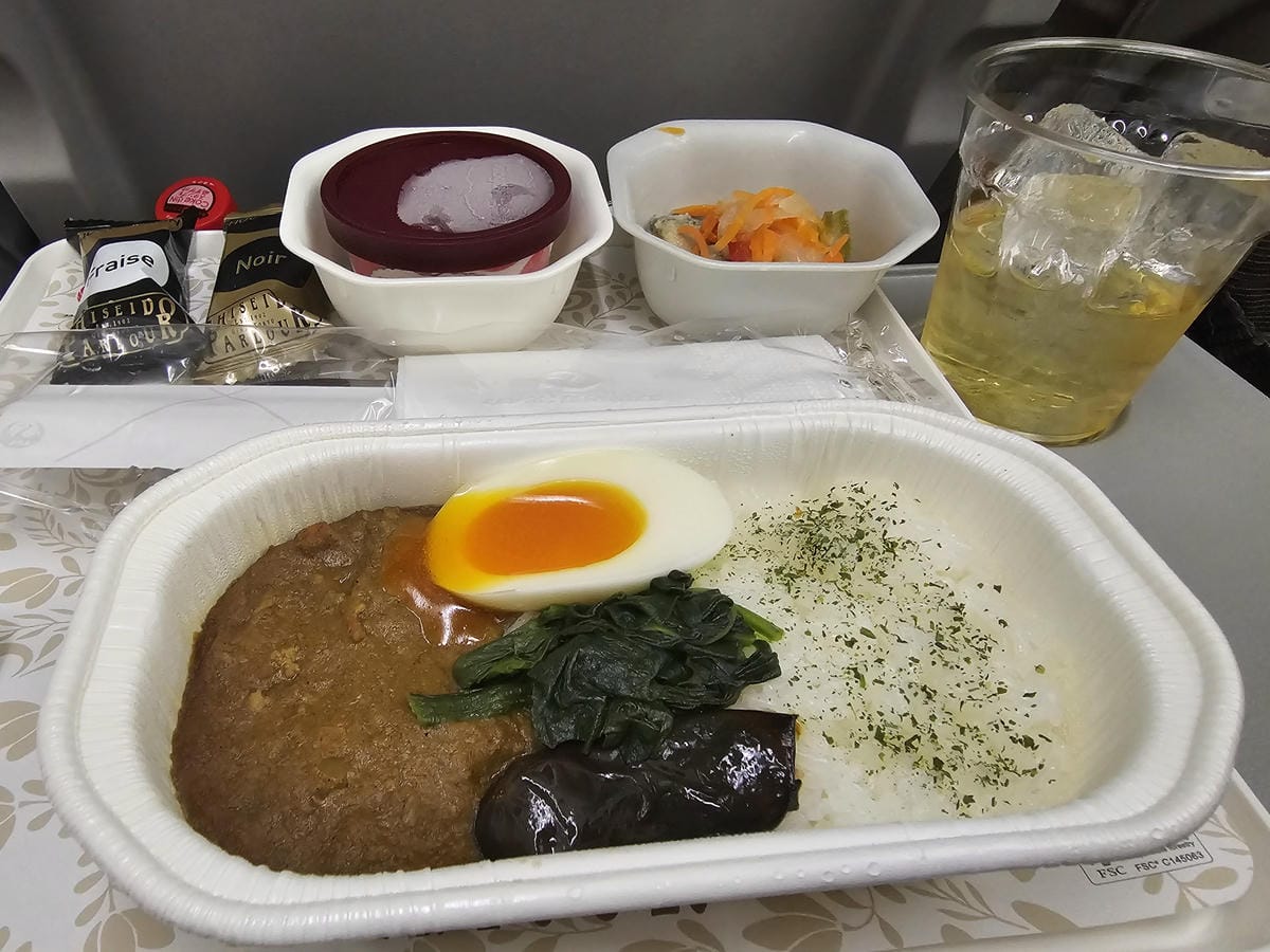 【飛行食記】旭川(AKJ)-東京羽田(HND) by 日本航 【飛行食記】旭川(AKJ)-東京羽田(HND) by 日本航