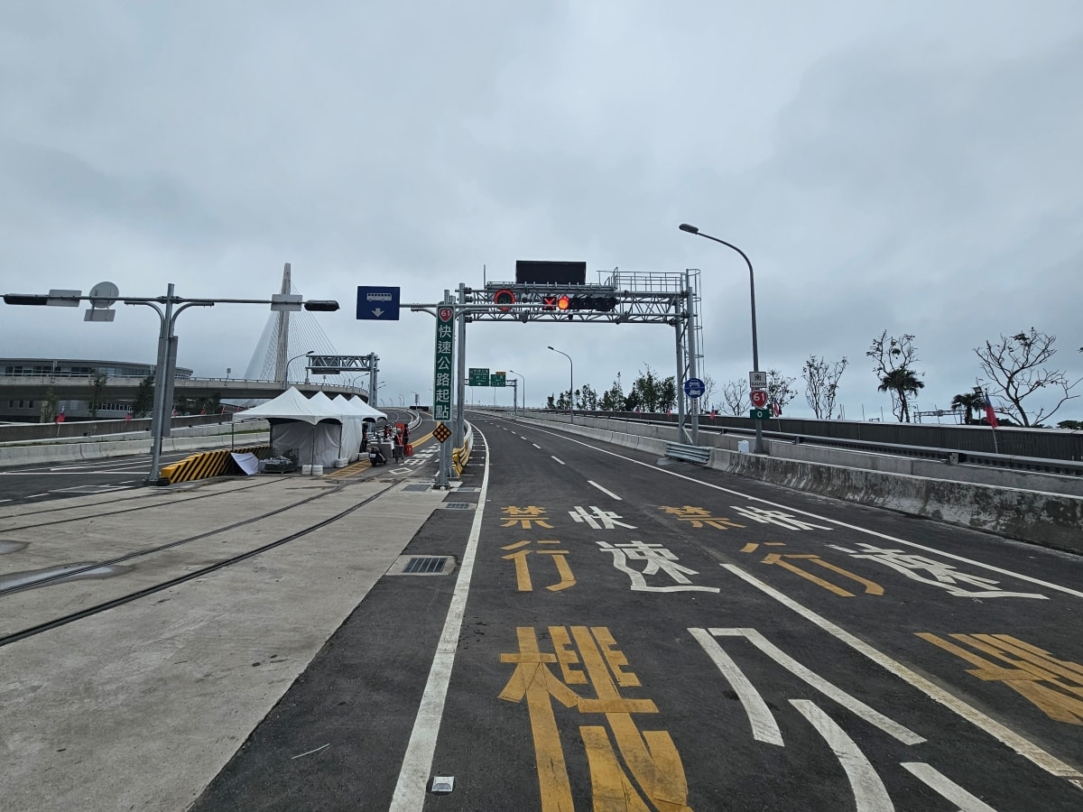 【台北捷運】淡江大橋慶通車&淡海輕軌初體驗 - 第4張圖 【台北捷運】淡江大橋慶通車&淡海輕軌初體驗