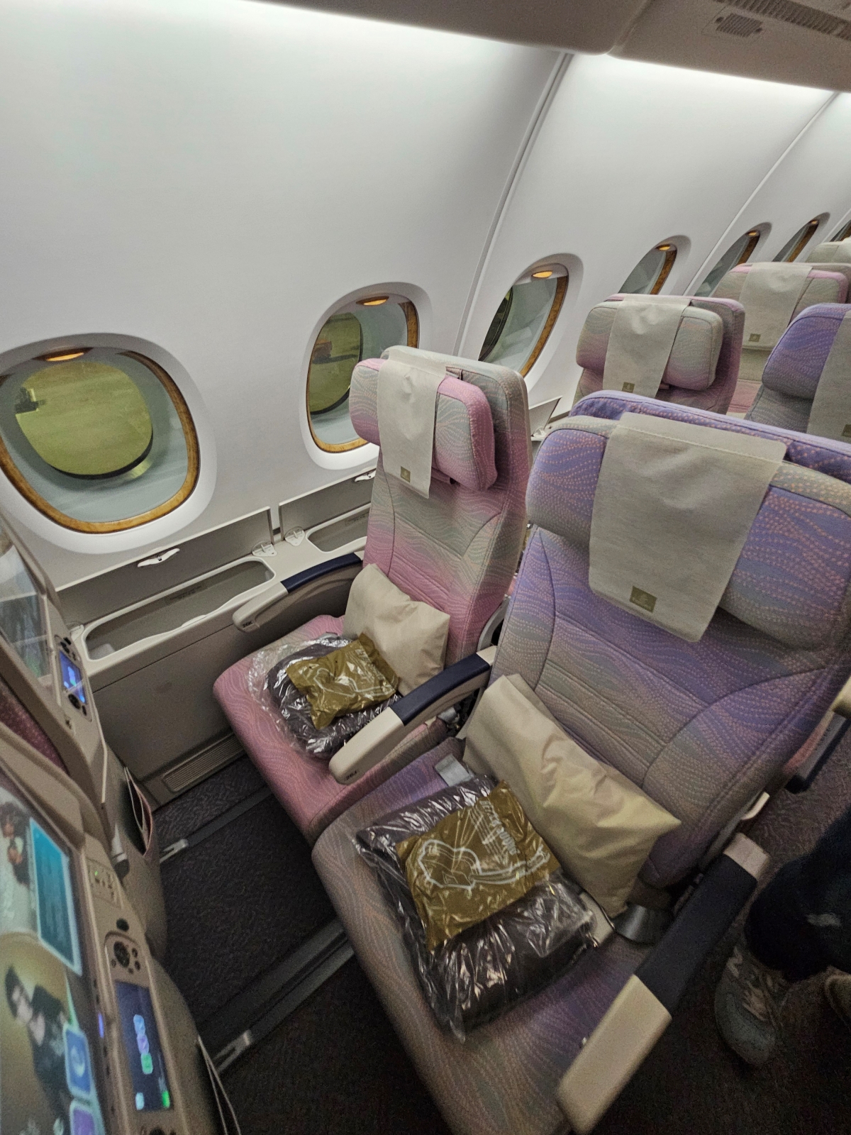 【飛行食記】台北桃園(TPE)-杜拜(DXB) by 阿聯酋航空(A380-800) - 第10張圖 【飛行食記】台北桃園(TPE)-杜拜(DXB) by 阿聯酋航空(A380-800)