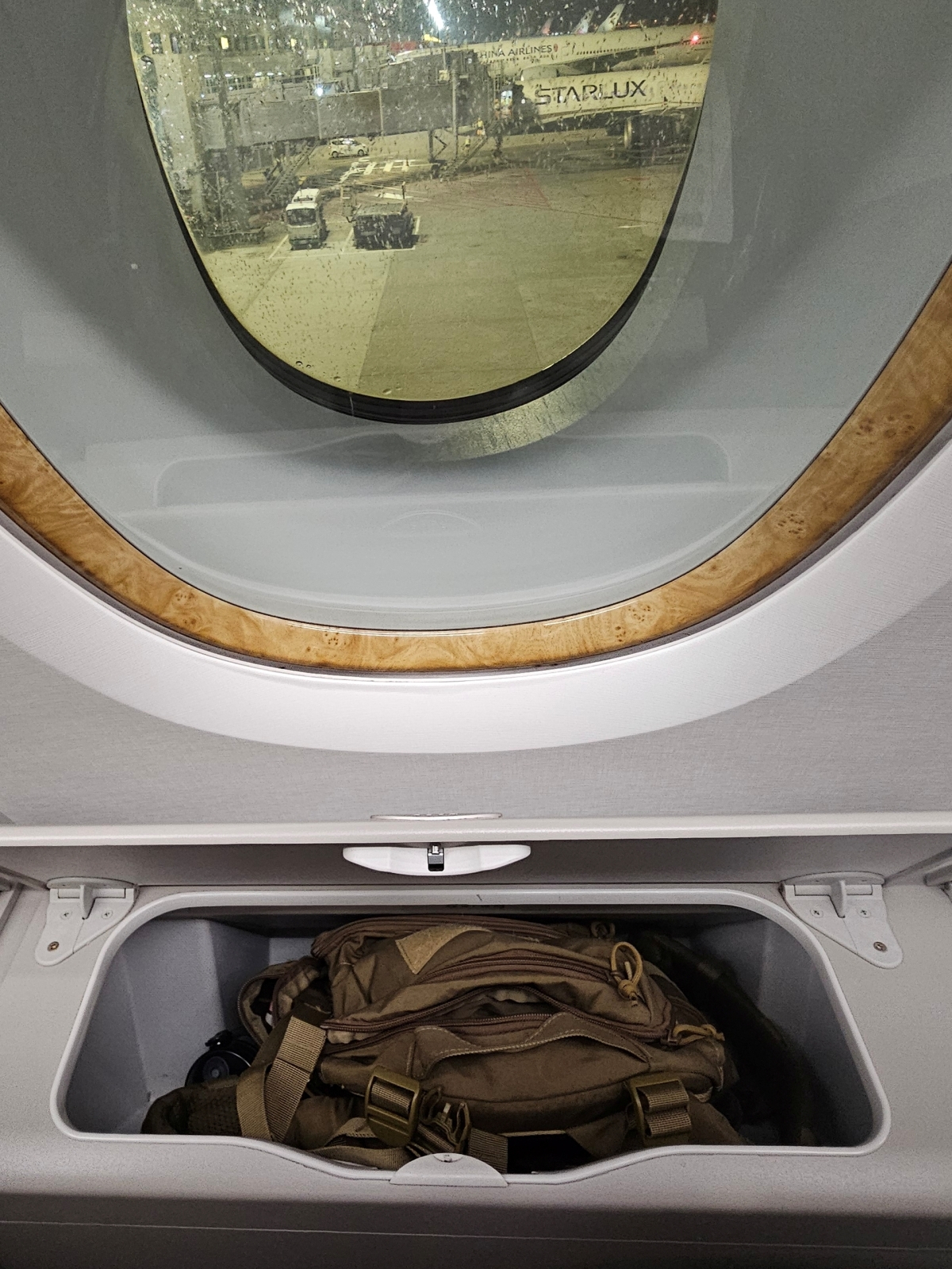 【飛行食記】台北桃園(TPE)-杜拜(DXB) by 阿聯酋航空(A380-800) - 第13張圖 【飛行食記】台北桃園(TPE)-杜拜(DXB) by 阿聯酋航空(A380-800)