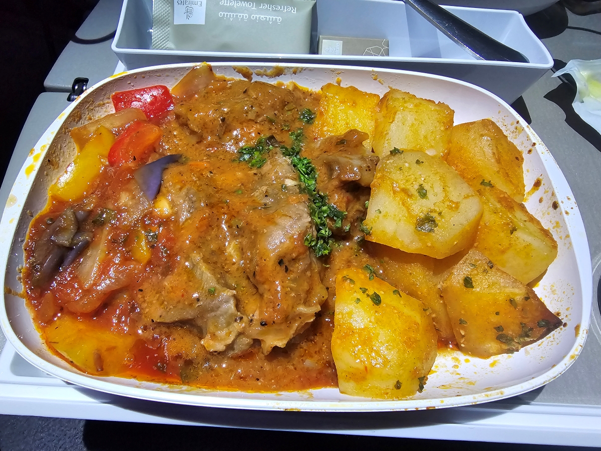 【飛行食記】台北桃園(TPE)-杜拜(DXB) by 阿聯酋航空(A380-800) - 第22張圖 【飛行食記】台北桃園(TPE)-杜拜(DXB) by 阿聯酋航空(A380-800)