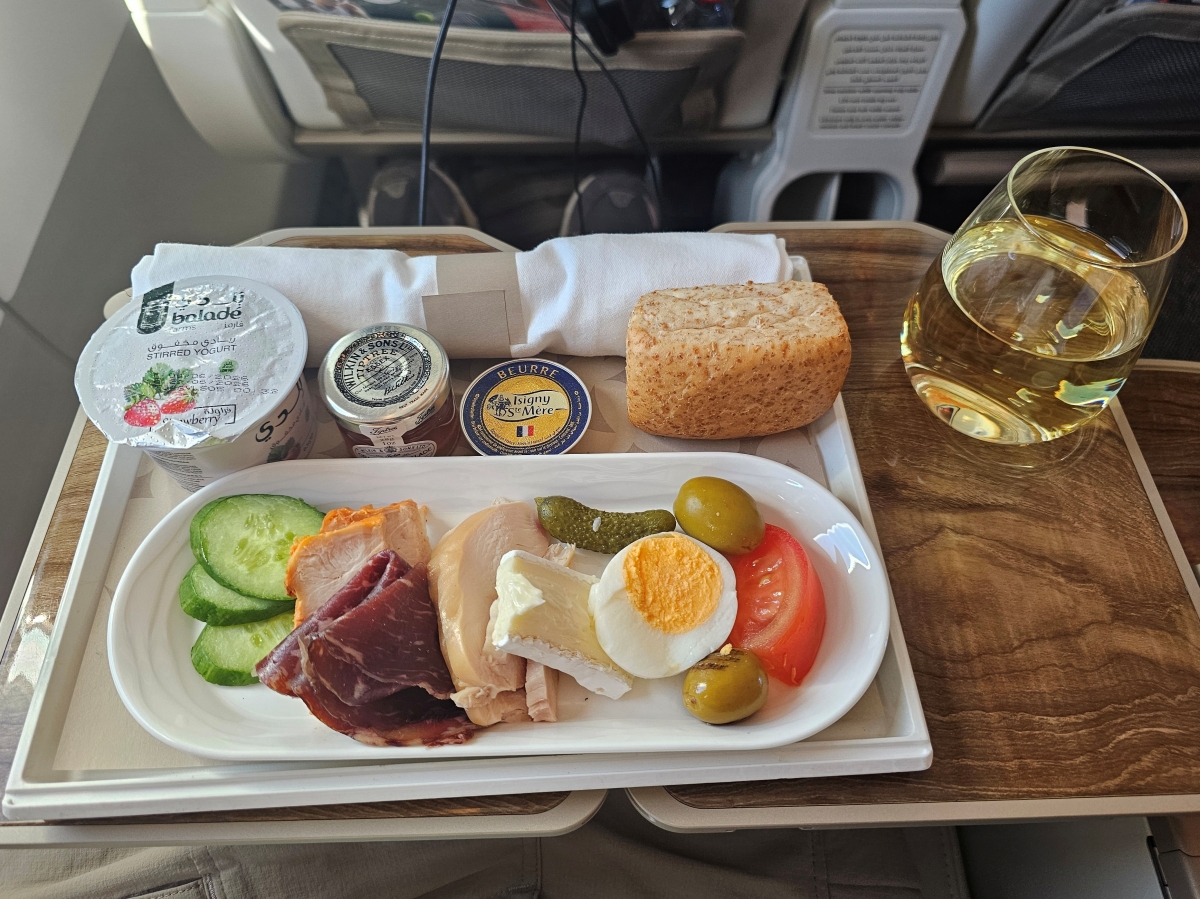【飛行食記】杜拜(DXB)-奧斯陸(OSL) by 阿聯酋航空豪經艙(A350-900) - 第40張圖 【飛行食記】杜拜(DXB)-奧斯陸(OSL) by 阿聯酋航空豪經艙(A350-900)