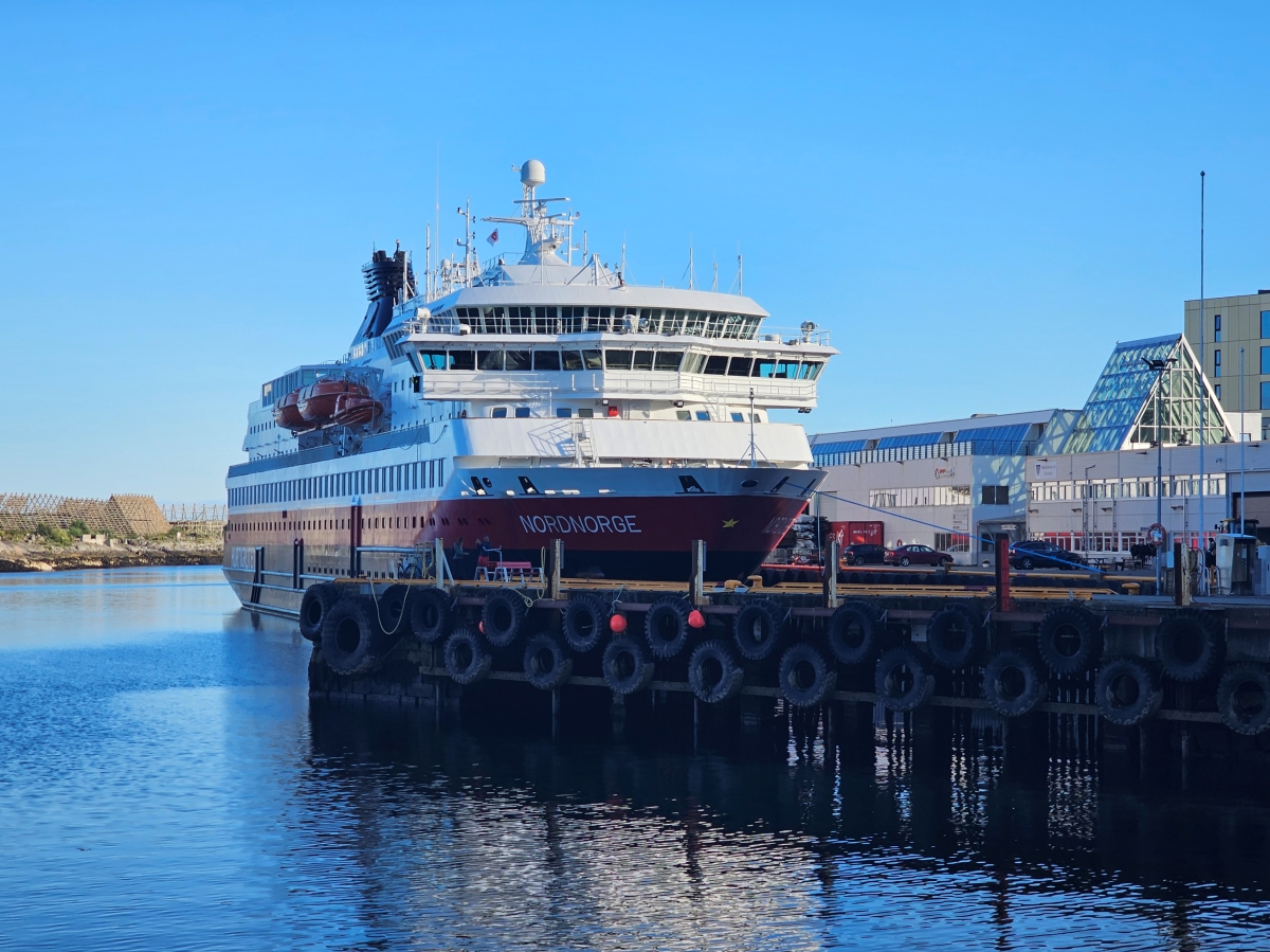 【太陽不打烊 挪威北極圈】 Day6-3 Svolvær 午後極北的港灣漫遊 - 第17張圖 【太陽不打烊 挪威北極圈】 Day6-3 Svolvær 午後極北的港灣漫遊