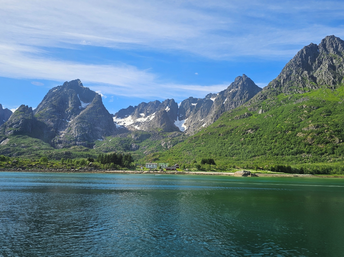 【太陽不打烊 挪威北極圈】 Day3-2 生猛羅浮敦 精靈峽灣(Trollfjord)尋鯨、賞鷹全紀錄 - 第48張圖 【太陽不打烊 挪威北極圈】 Day3-2 生猛羅浮敦 精靈峽灣(Trollfjord)尋鯨、賞鷹全紀錄