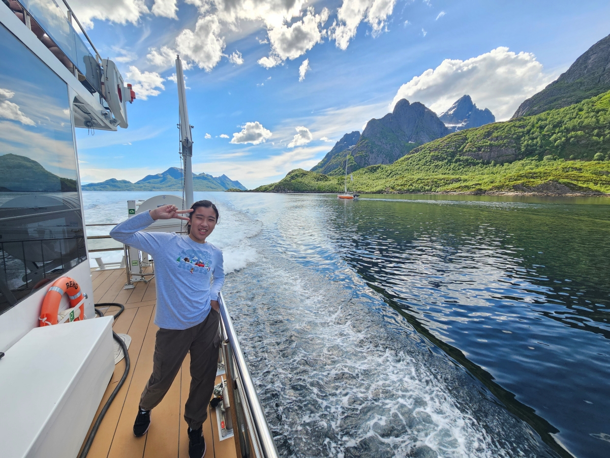 【太陽不打烊 挪威北極圈】 Day3-2 生猛羅浮敦 精靈峽灣(Trollfjord)尋鯨、賞鷹全紀錄 - 第49張圖 【太陽不打烊 挪威北極圈】 Day3-2 生猛羅浮敦 精靈峽灣(Trollfjord)尋鯨、賞鷹全紀錄