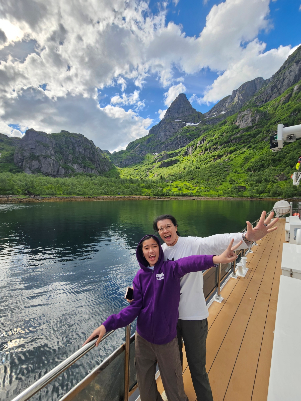【太陽不打烊 挪威北極圈】 Day3-2 生猛羅浮敦 精靈峽灣(Trollfjord)尋鯨、賞鷹全紀錄 - 第57張圖 【太陽不打烊 挪威北極圈】 Day3-2 生猛羅浮敦 精靈峽灣(Trollfjord)尋鯨、賞鷹全紀錄