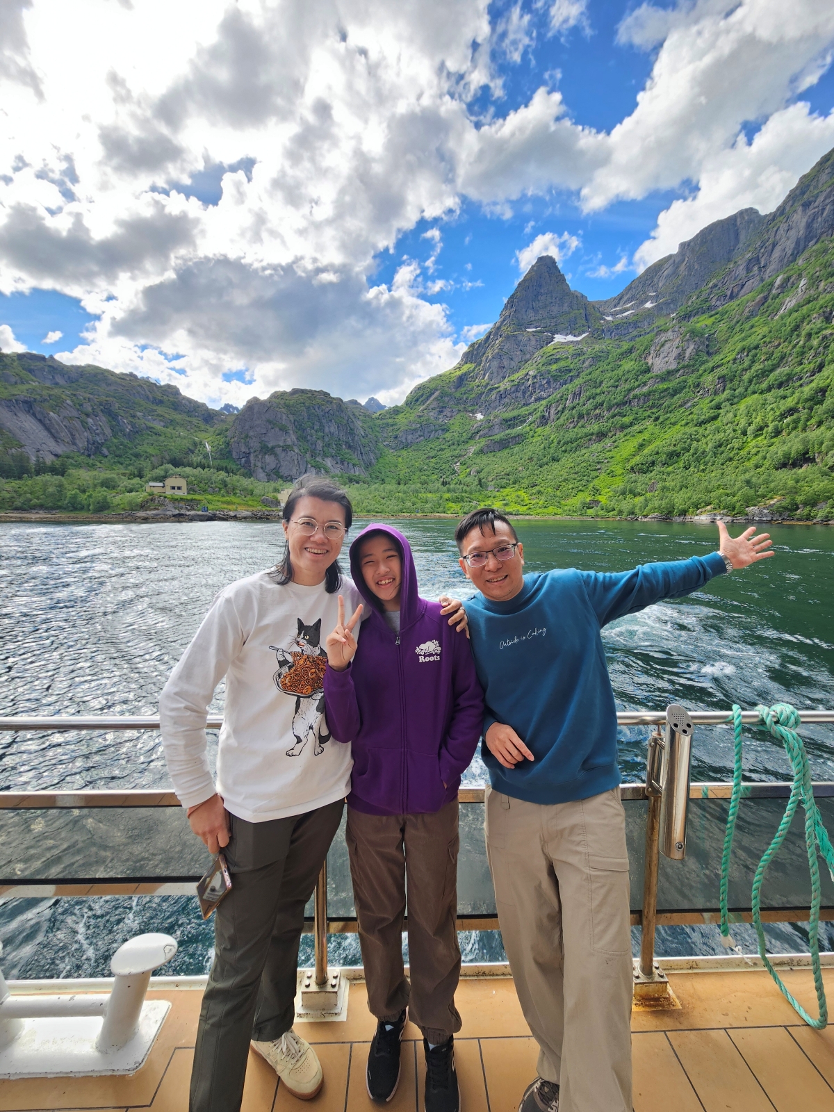 【太陽不打烊 挪威北極圈】 Day3-2 生猛羅浮敦 精靈峽灣(Trollfjord)尋鯨、賞鷹全紀錄 - 第59張圖 【太陽不打烊 挪威北極圈】 Day3-2 生猛羅浮敦 精靈峽灣(Trollfjord)尋鯨、賞鷹全紀錄