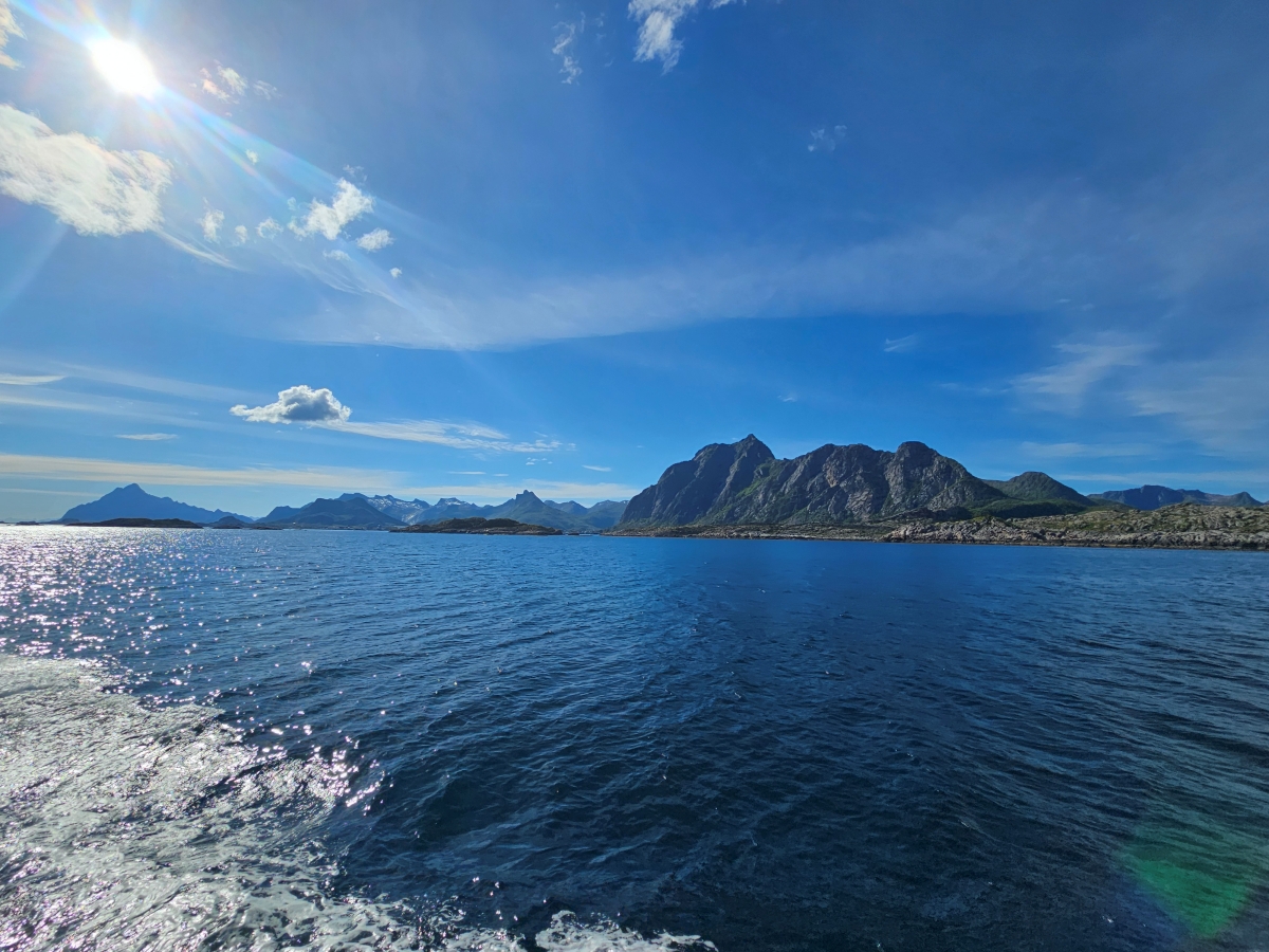 【太陽不打烊 挪威北極圈】 Day3-2 生猛羅浮敦 精靈峽灣(Trollfjord)尋鯨、賞鷹全紀錄 - 第73張圖 【太陽不打烊 挪威北極圈】 Day3-2 生猛羅浮敦 精靈峽灣(Trollfjord)尋鯨、賞鷹全紀錄