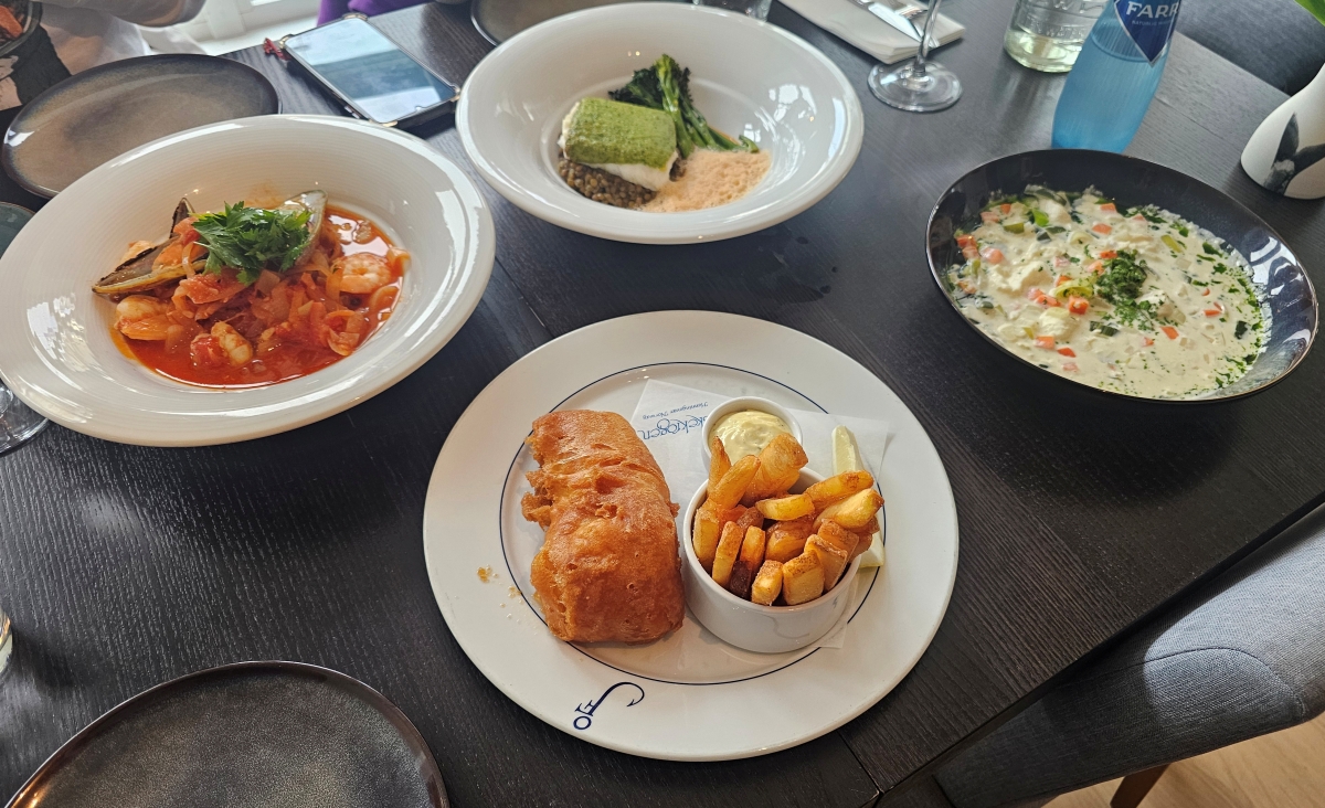 【挪威羅浮敦食記】Henningsvaer 海鮮餐廳Fiskekrogen - 第15張圖 【挪威羅浮敦食記】Henningsvaer 海鮮餐廳Fiskekrogen