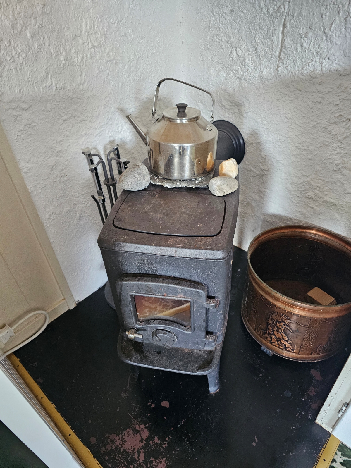 【挪威Lofoten住宿】體驗傳統漁屋(Rorbuer),推開門就是午夜的夕陽、北極圈的馬爾地夫 (硬體設施篇) - 第13張圖 【挪威Lofoten住宿】體驗傳統漁屋(Rorbuer),推開門就是午夜的夕陽、北極圈的馬爾地夫 (硬體設施篇)