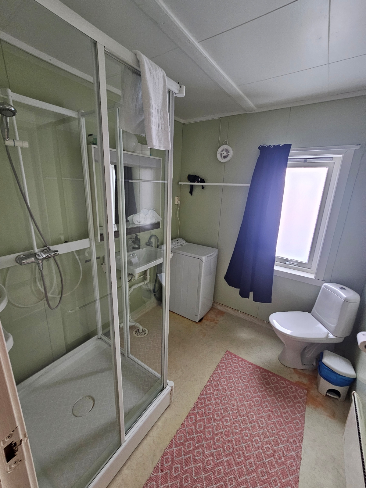 【挪威Lofoten住宿】體驗傳統漁屋(Rorbuer),推開門就是午夜的夕陽、北極圈的馬爾地夫 (硬體設施篇) - 第16張圖 【挪威Lofoten住宿】體驗傳統漁屋(Rorbuer),推開門就是午夜的夕陽、北極圈的馬爾地夫 (硬體設施篇)