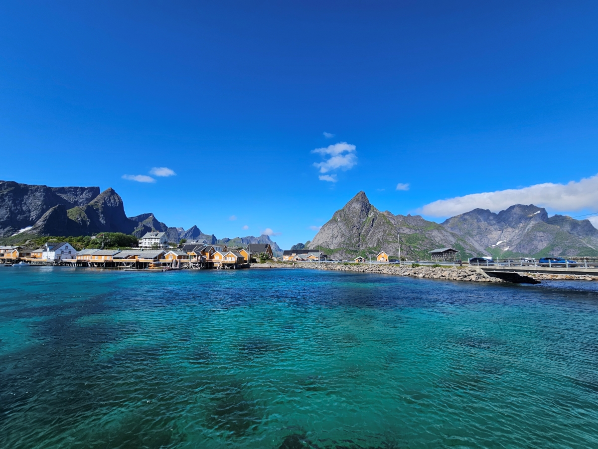 【太陽不打烊 挪威北極圈】 Day5-1 Olenilsøya kystfort 零技巧15分鐘解鎖絕美海景的回血步道 - 第12張圖 【太陽不打烊 挪威北極圈】 Day5-1 Olenilsøya kystfort 零技巧15分鐘解鎖絕美海景的回血步道